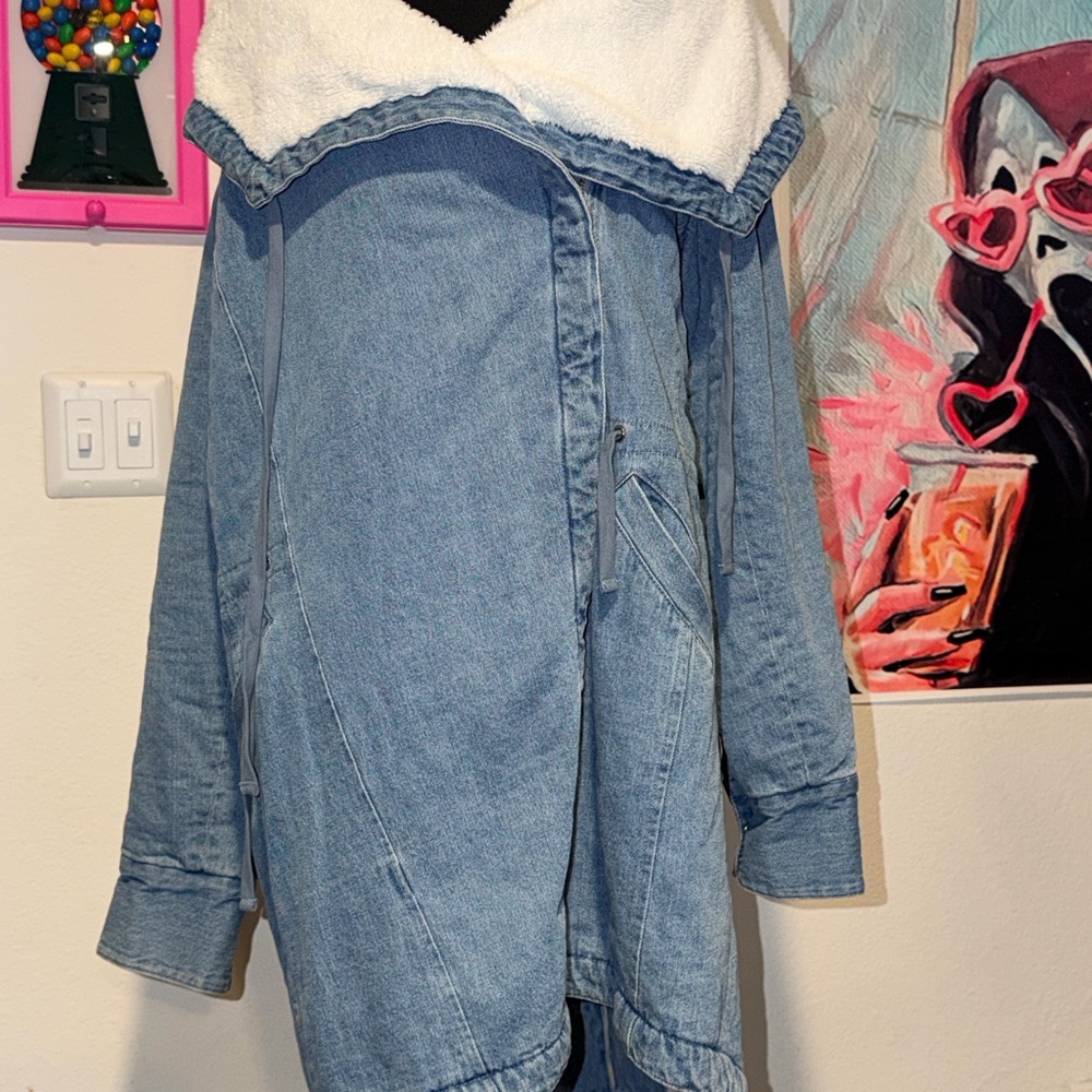 VENUS Light Blue Denim Jean Jacket with Sherpa Collar